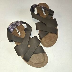 Muk Luks About Mary Brown Sandals with Floral Back Strap Size‎ 6 NWOT